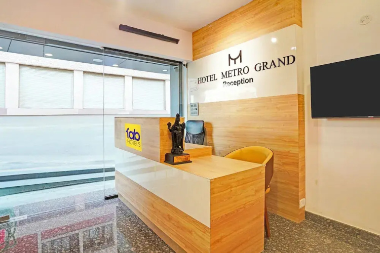 Fabhotel Metro Grand