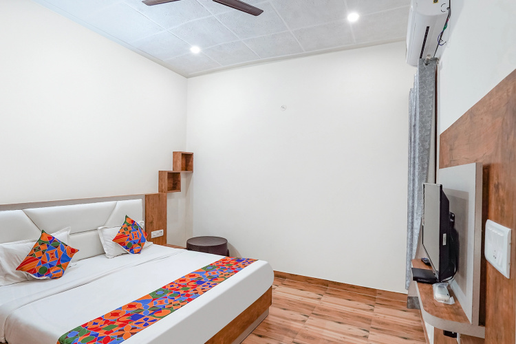 Fabhotel Sirtaj Suites