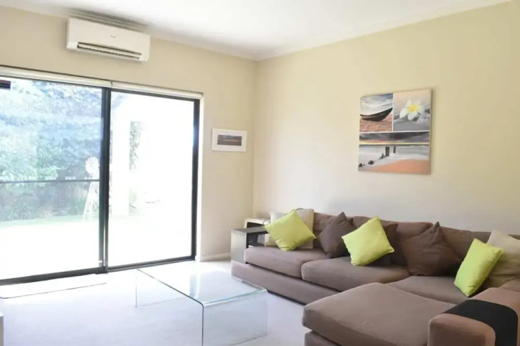 Comfortable 2 Bedroom With Serene Garden