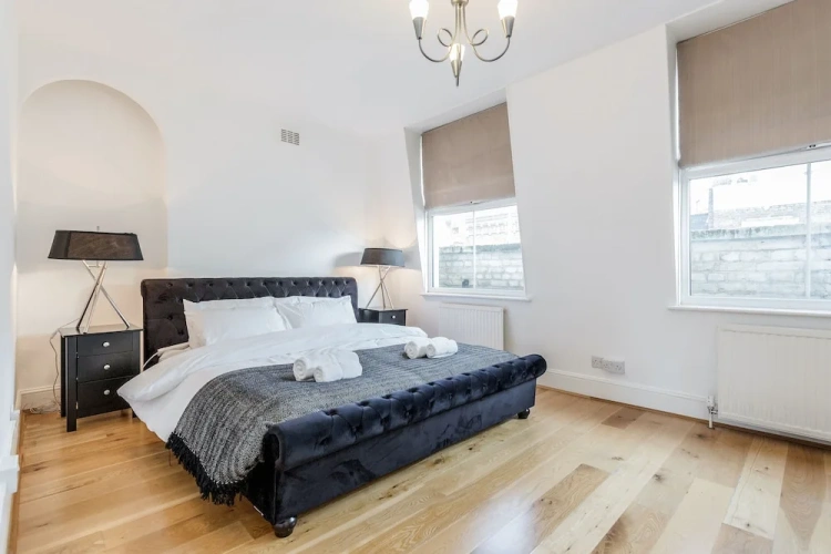 4 Bedrooms Deluxe Apartment