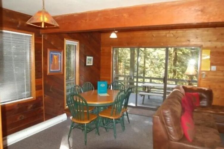 Mt. Baker Lodging Cabin 26 (Sleeps 8)