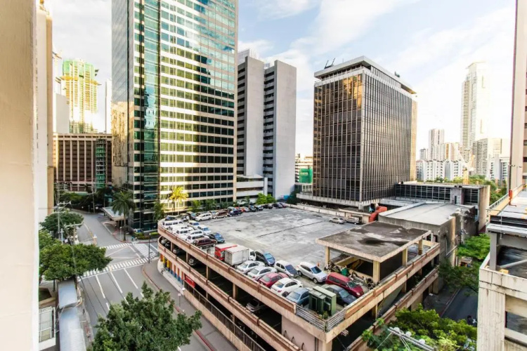 High End Big 2BR in Salcedo Village