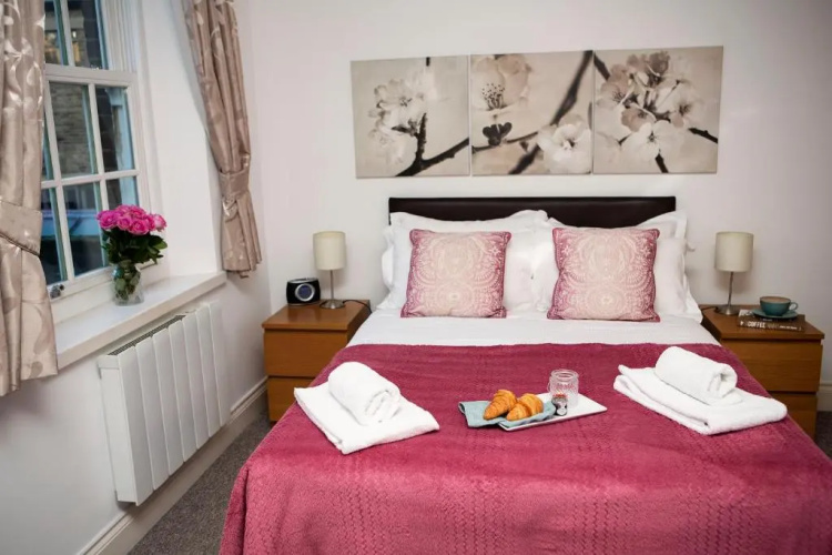 Apartment 2, Trafalgar Square (Second Floor)