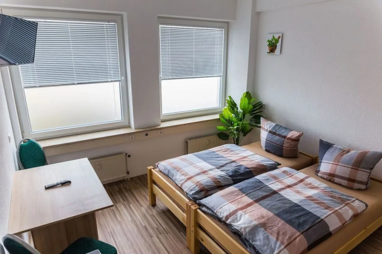 BHQ - BoardingHouse Quickborn - Hostel