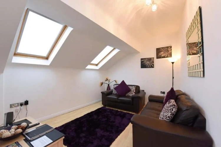 2 Bedrooms Apartment