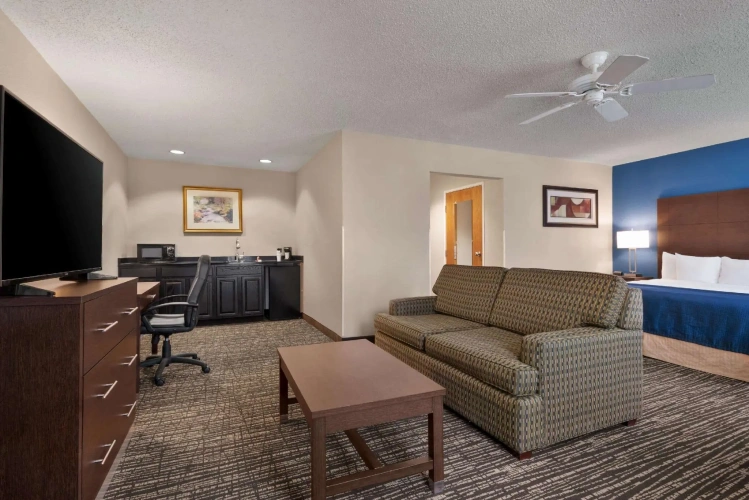 Deluxe Double Suite with balcony