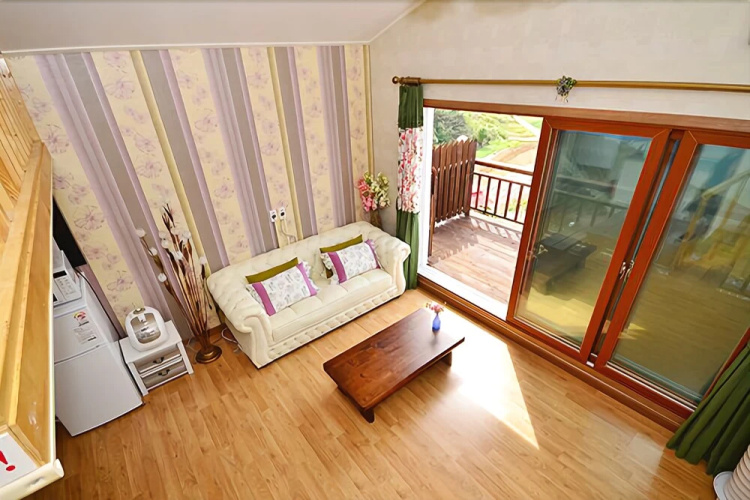 Yeosu Rainbow Pension