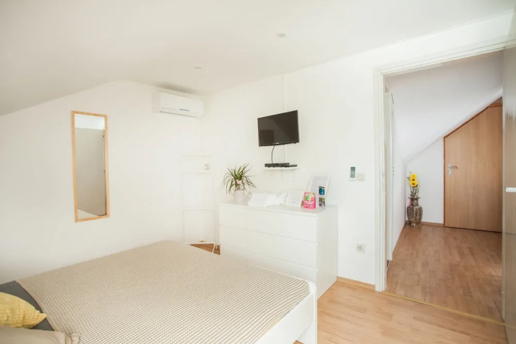 Top floor apartment
