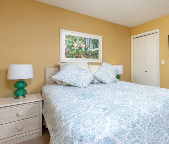 Phoenix Vi 61005 3 Bedroom Condo