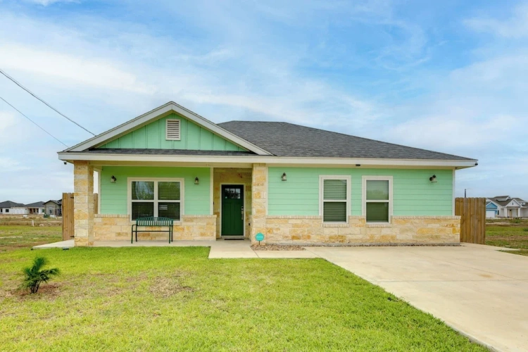 3 Bedrooms Cottage