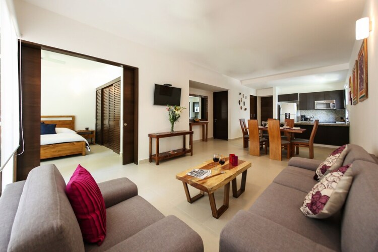 Hira G2 Couples Retreat By Gate48Over view