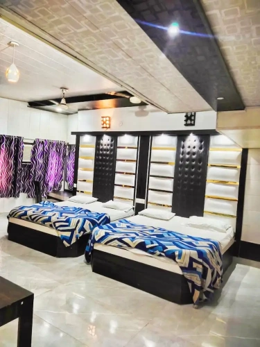 Deluxe Quadruple room with city view