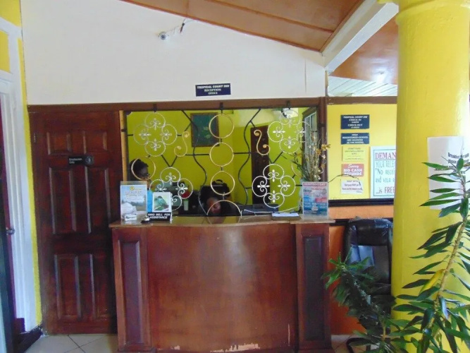 Tropical Court Inn