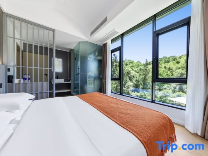 2 Bedrooms Suite