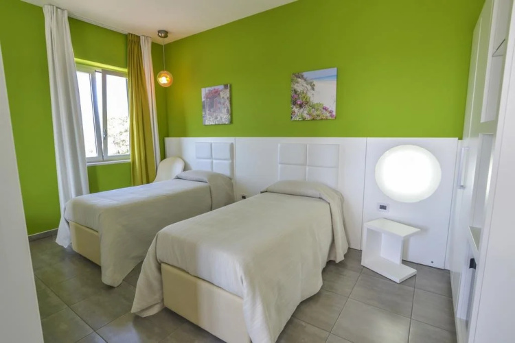Motel S.16