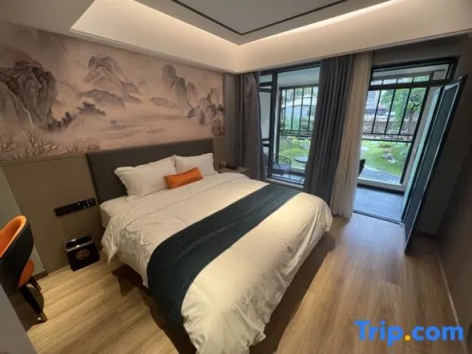 Standard Double room with balcony and with garden view