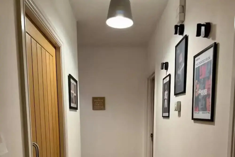 1 Bed Flat - Sleeps 2 - Parking - Wifi
