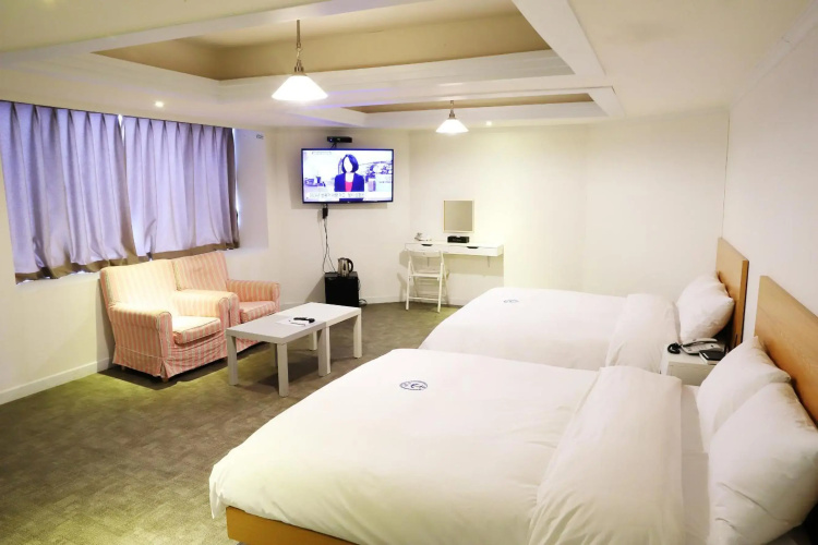 Hillside Hotel