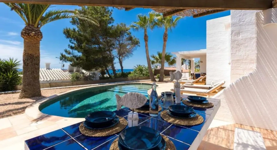3 Bedrooms Villa with pool view