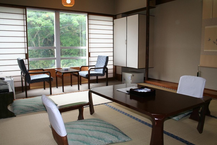 Standard room with mountain view