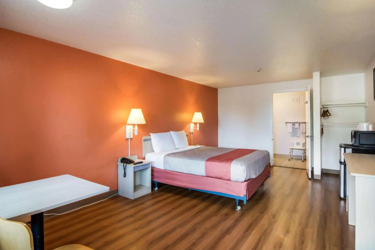 Motel 6 Vancouver, WA