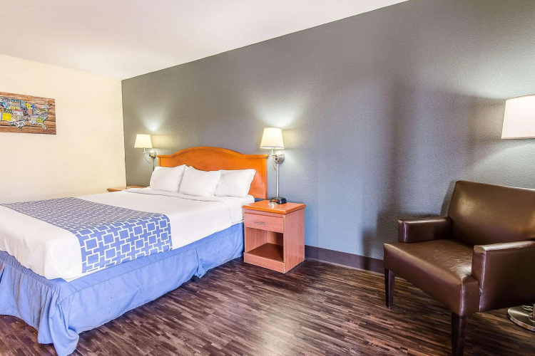 Econo Lodge Near Motor Speedway