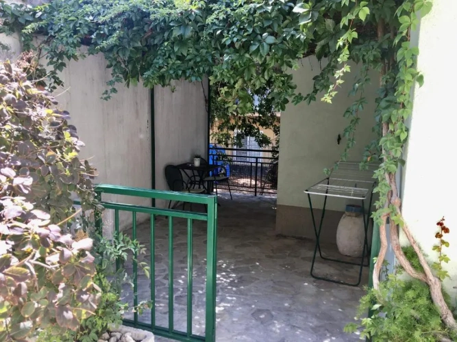 1 Bedroom Basement Apartment