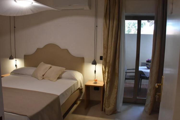 La Mimosa Guest House