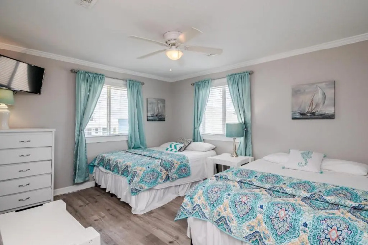 Just Beachy by Oak Island Accommodations