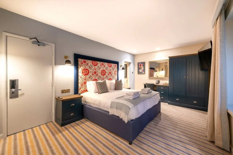 Thatchers Hotel