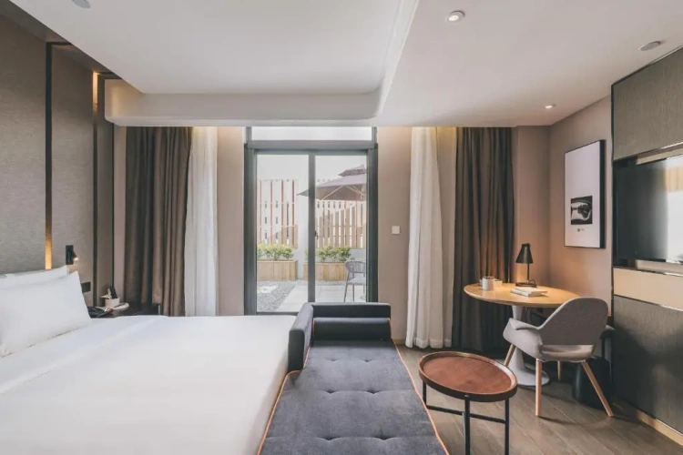 Superior Double room with city view