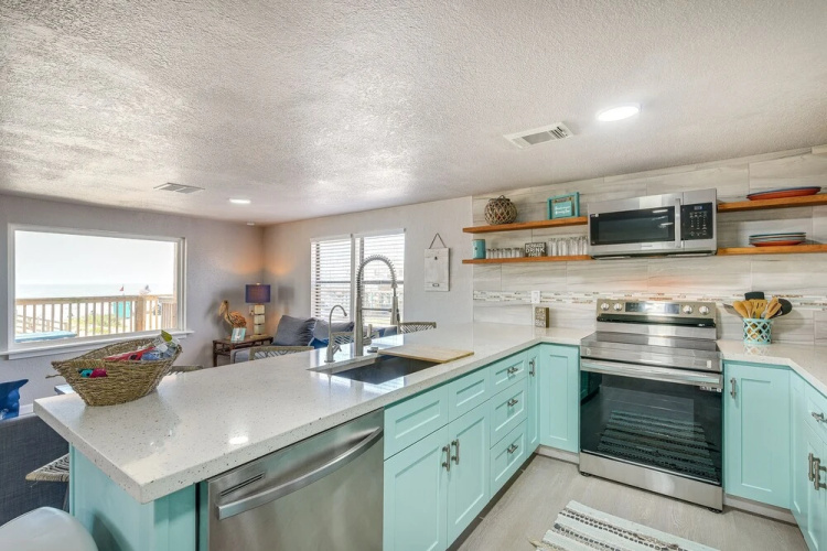 Oceanfront Deck: Surfside Beach Vacation Rental!