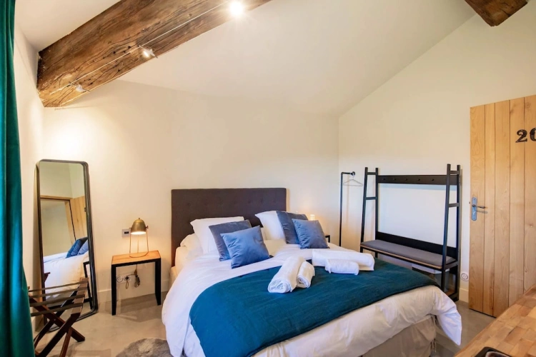 Deluxe Double room with city view
