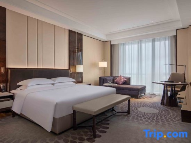 1 Bedroom Suite