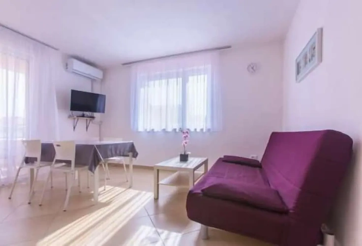 2 Bedrooms Apartment