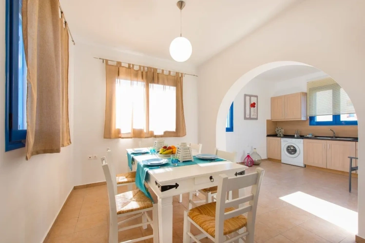 2 Bedrooms Villa
