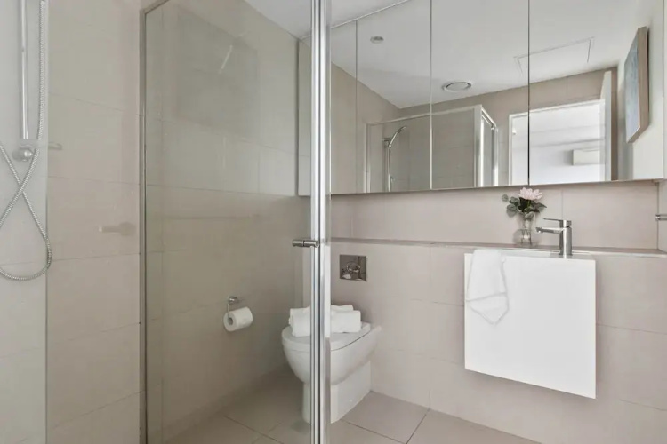 Modern 2BR Apt by the Yarra River