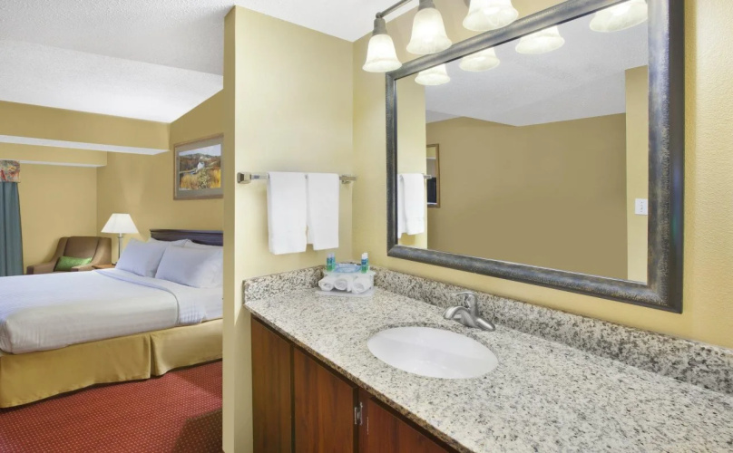 Holiday Inn Express Irwin (PA TPK Exit 67) by IHG
