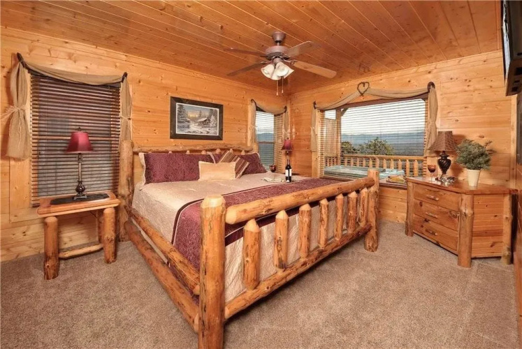 On Eagle's Wings - 2 Br cabin by RedAwning