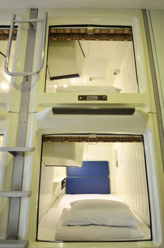Capsule Hotel B&S Eco-Cube Shinsaibashi