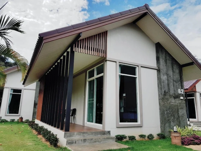 Bungalow with balcony
