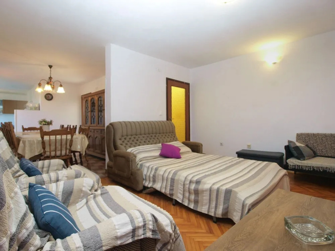 Apartment 1794