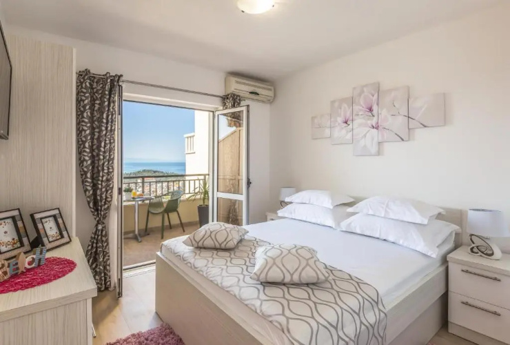 Apartments Lana
