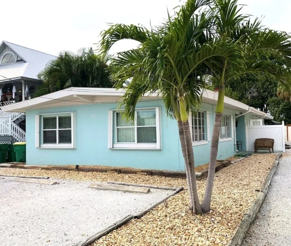 2 Bedrooms Villa