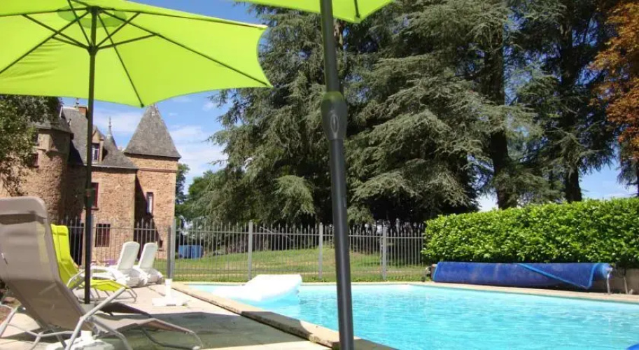 Château de Bussolles & 2 gîtes