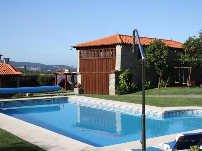 3 Bedrooms Cottage