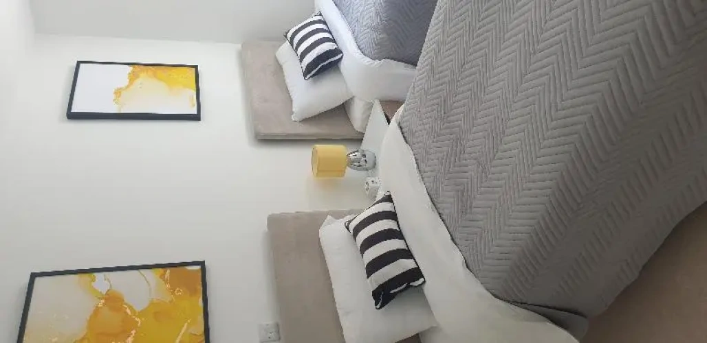 2 Bedrooms Quadruple Apartment