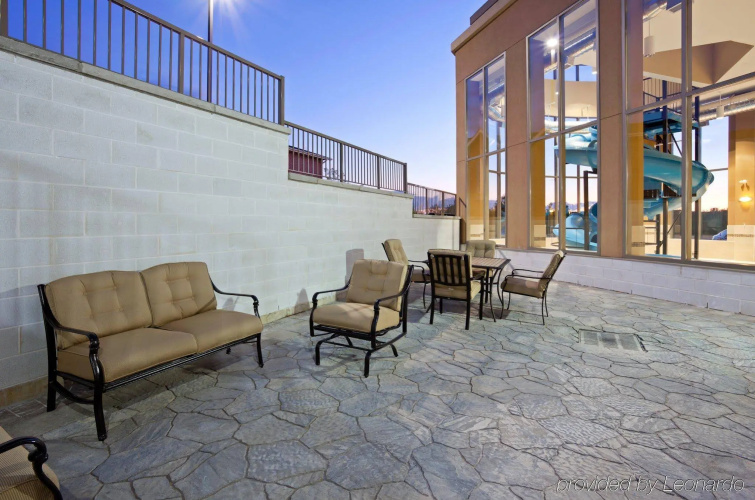 Holiday Inn Express & Suites Woodstock South photo 27