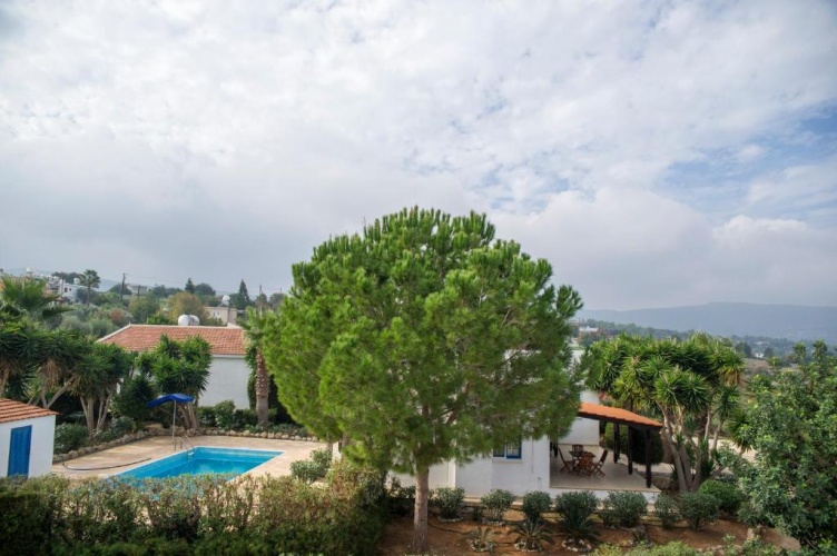 2 Bedrooms Villa