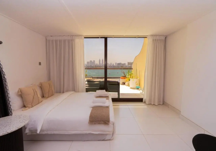 Hotel Style Studio in The Iconic PALM